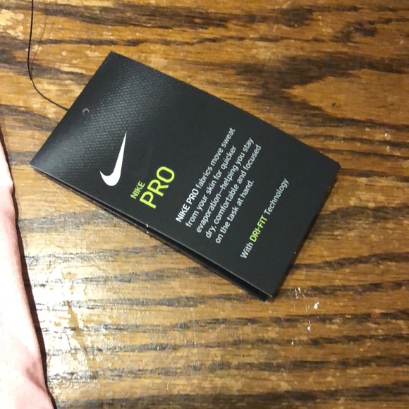 NWT Nike Pro slim fit tank - Picture 4 of 6